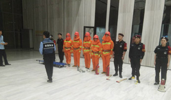  做好保安隊(duì)伍建設(shè)，提高保安隊(duì)伍素質(zhì)和服務(wù)水平 